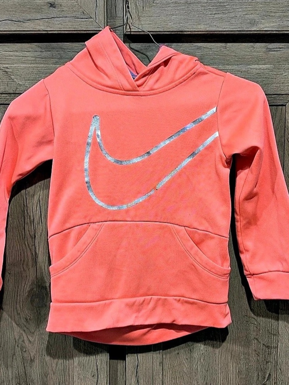 Nike Dri-FIT Silver Swoosh Pullover Hoodie Silver Swoosh Hoodie Boys Small Pink